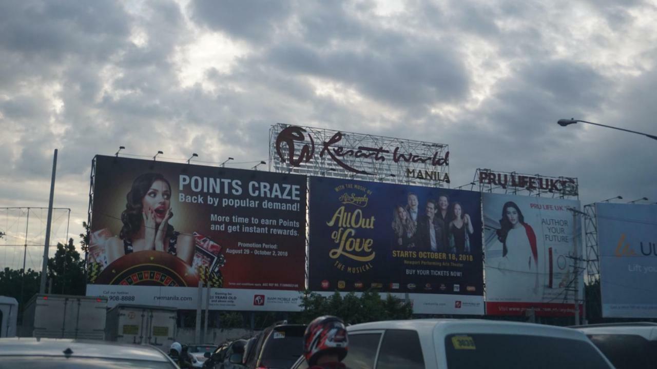 Palm Tree Condos Across Naia3 By Beth Маніла Екстер'єр фото
